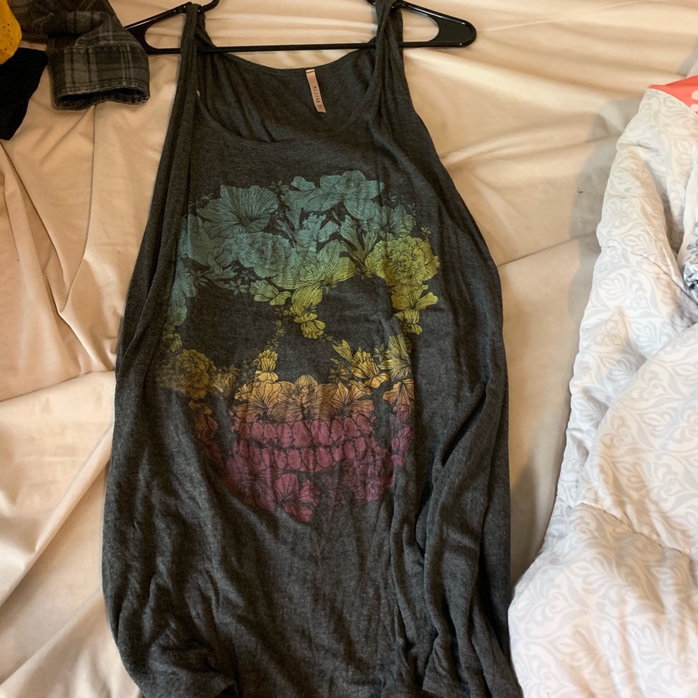 Long gray skull tank